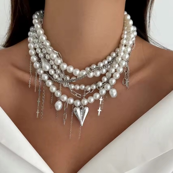 Elegant Silver and White Pearl Necklace